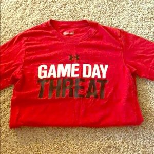 Under armor short sleeve tee “game day threat “